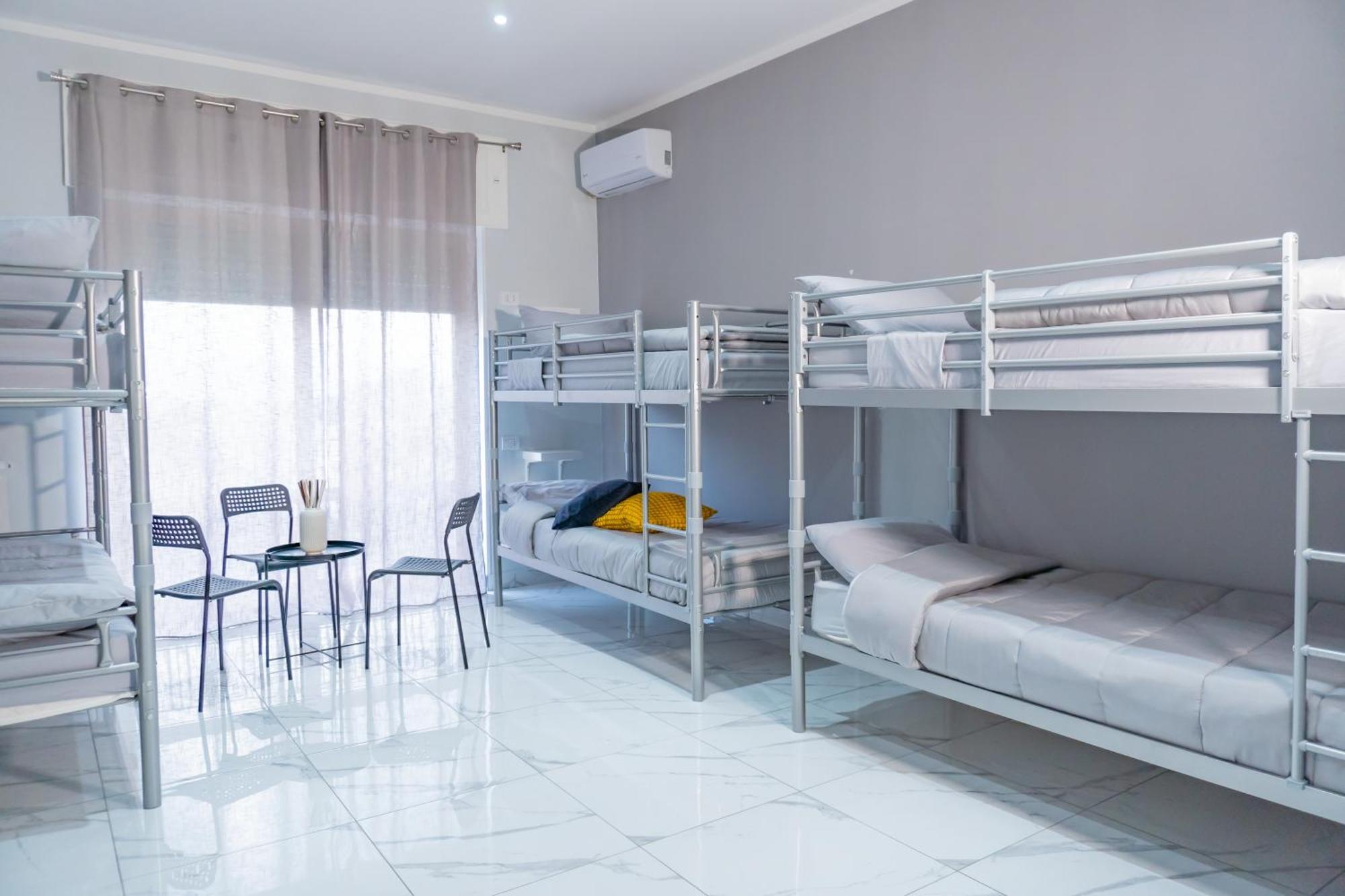 Partenope Hostel Naples